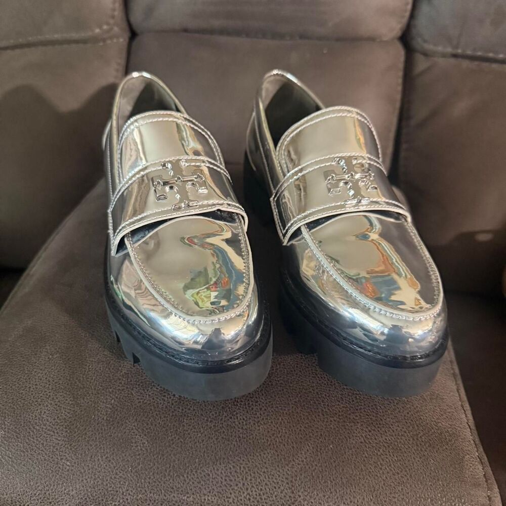 Tory Burch Silver Metallic Logo Lug Sole Loafers Sz 8